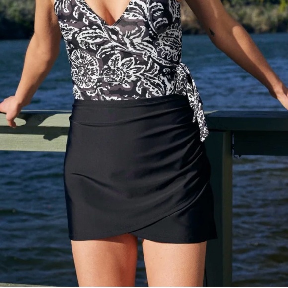 Summersalt swimsuit and swim skirt. - Picture 3 of 10